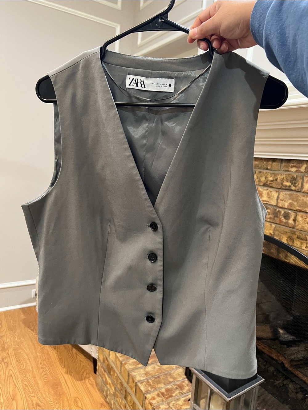 Zara Gray Sleeveless Button Front Vest